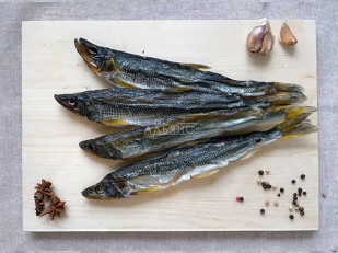 Тунец паутинка: Корюшка вяленая без икры