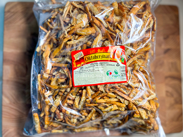 Нитка ЖАРЕНАЯ "Чеснок с зеленью" Oktobersnack 1 кг (сырный продукт) в Чебоксарах