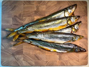 Гренки черные со вкусом красной икры: Корюшка Х/К ГОСТ (крупная)