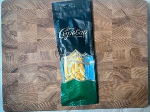 Сыр 100 гр ГОРНЫЙ СЫРОВАР (Косичка копчёная): Сыр 60 гр ГОРНЫЙ СЫРОВАР (Бочонок копчёный)